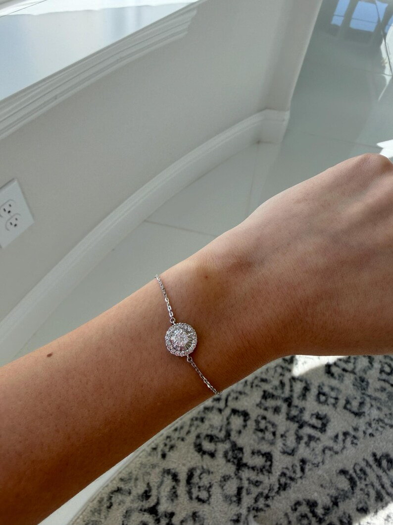 Natural Diamond Halo Bracelet in 18K White Gold