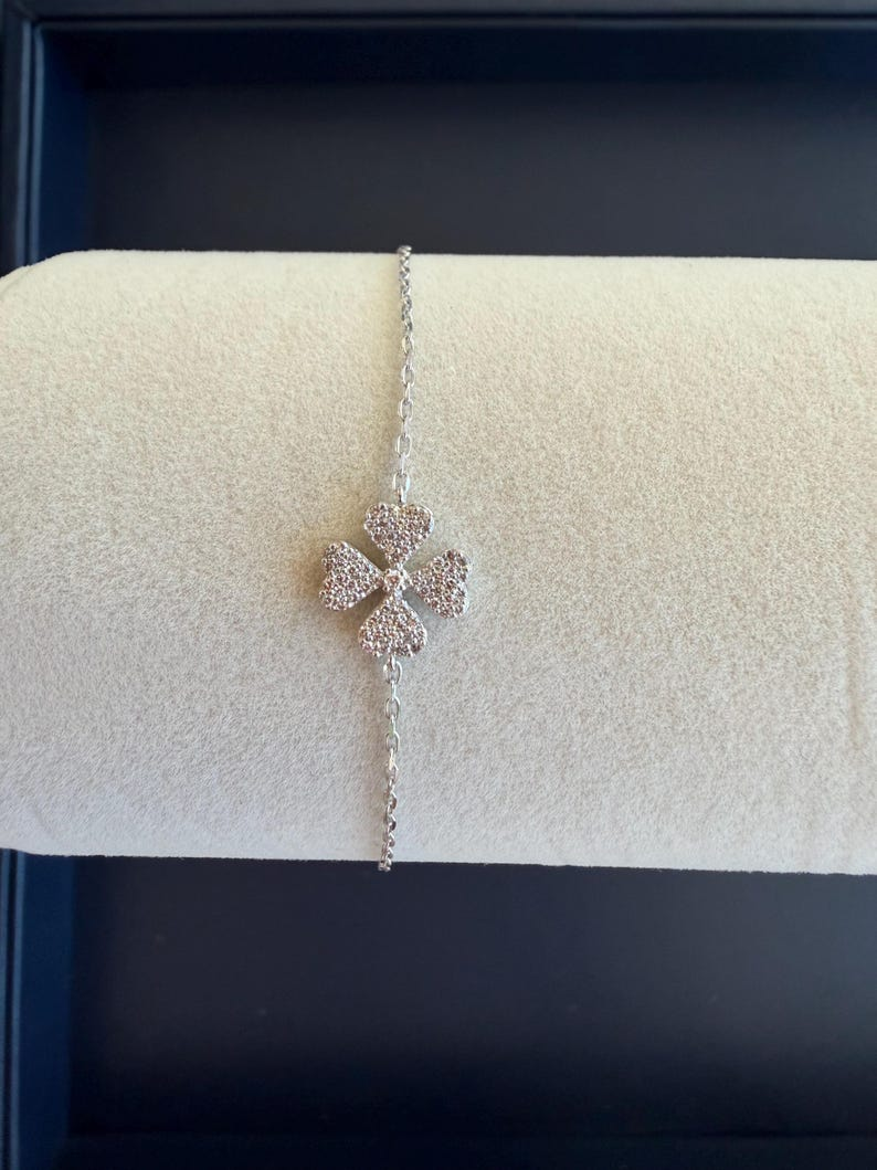 Clover Diamond Bracelet in 18K White Gold