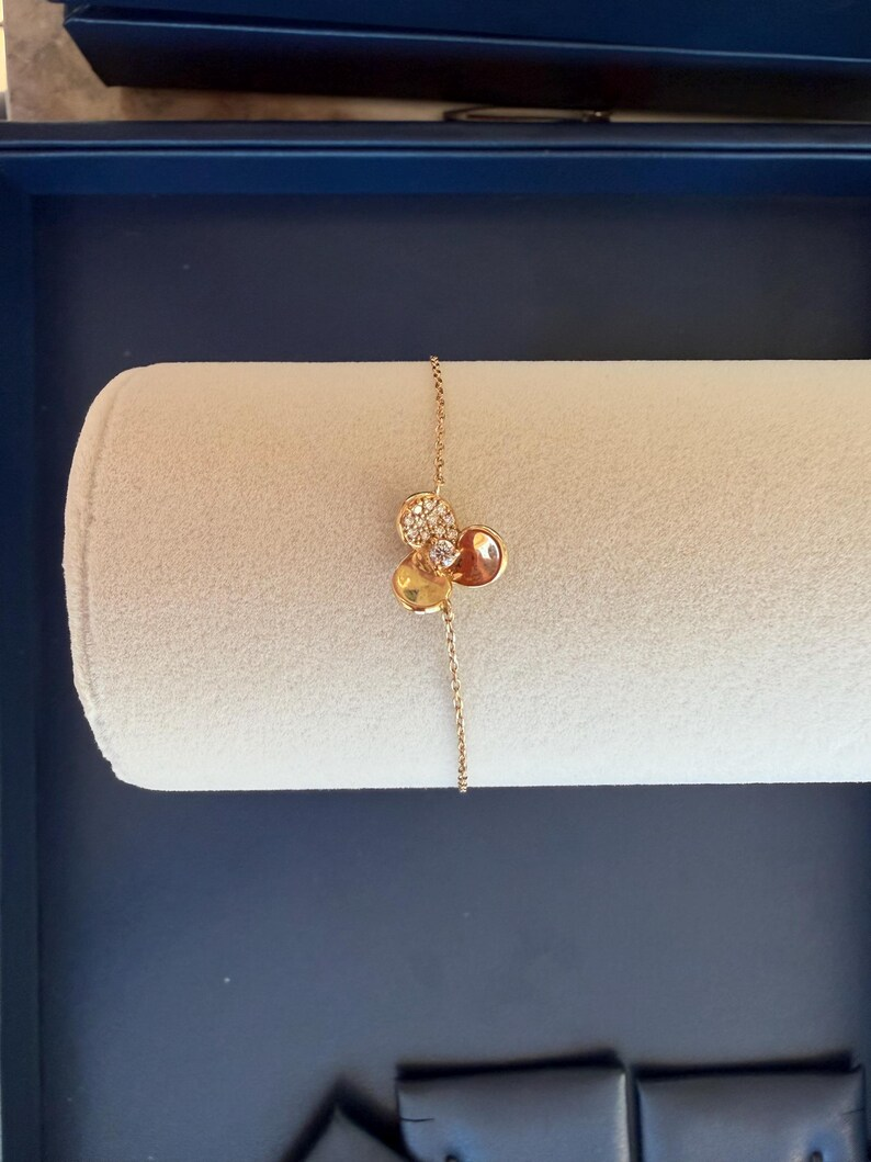 Diamond Flower Bracelet in 18K Yellow Gold