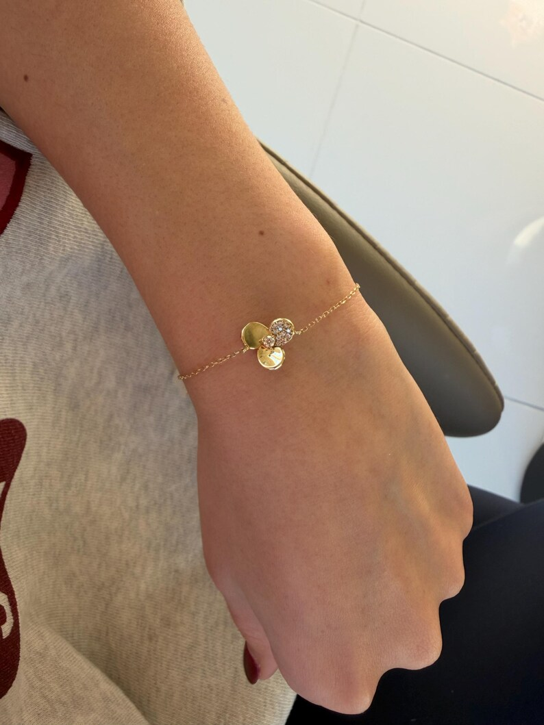 Natural Diamond Frivole Bracelet in 18K Yellow Gold