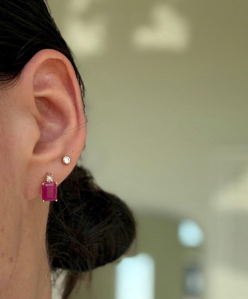 Genuine Ruby & Diamond Studs Earrings 4 CT aprox